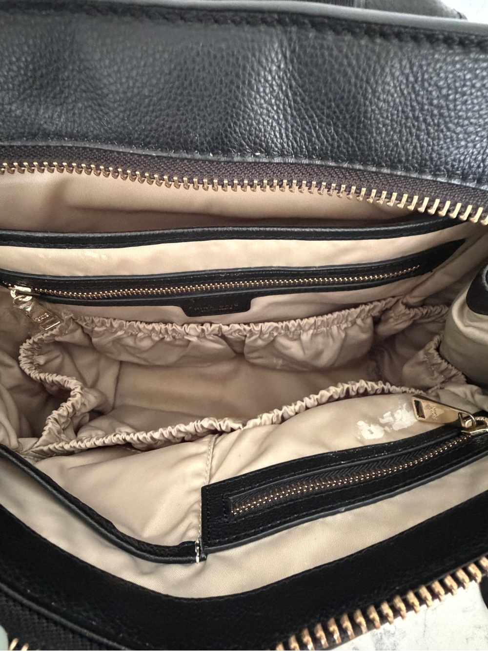 MINA BAIE Harper Backpack Leather Midi Black/Gold - Picture 9 of 11